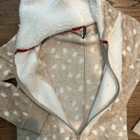 JACYLN INTIMATES- deer onesie. Size M - Picture 5 of 10